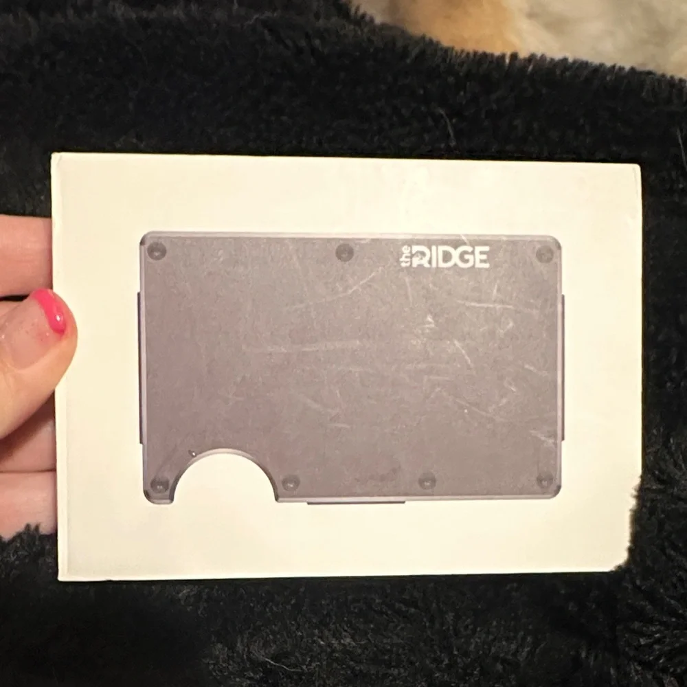 Ridge Metal Wallet with Accessories